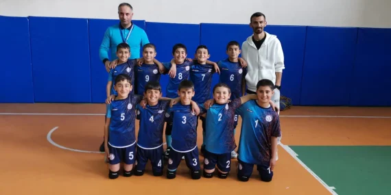 Ağrıda Voleybol Heyecanı Başarılı Sporcular Ödüllendirildi