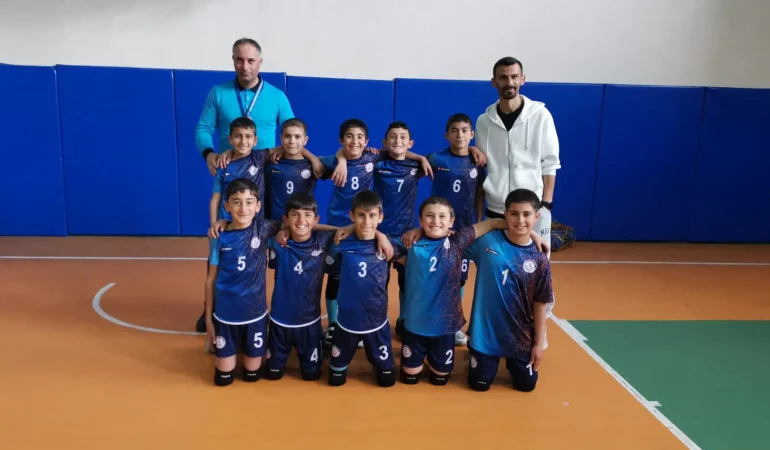 Ağrı’da Voleybol Heyecanı Başarılı Sporcular Ödüllendirildi
