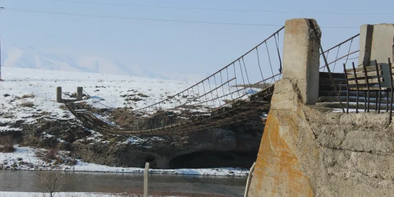 Ağrının Tarihi Taş Köprüsü Zamana ve Zorlu Kışlara Direniyor