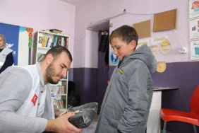 Genç İyilik Kulübü’nden Eleşkirt’in Çocuklarına Umut Eli - Ağrı Haber Tv Genç İyilik Kulübünden Eleşkirtin Çocuklarına Umut Eli