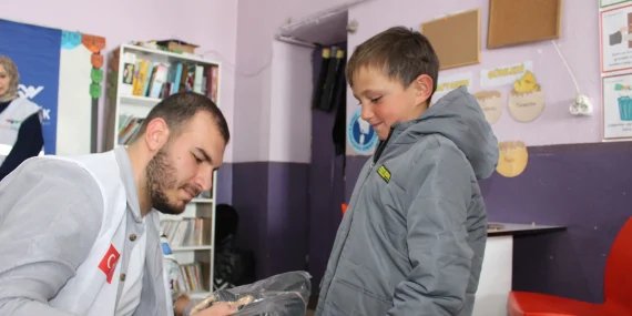 Genç İyilik Kulübünden Eleşkirtin Çocuklarına Umut Eli
