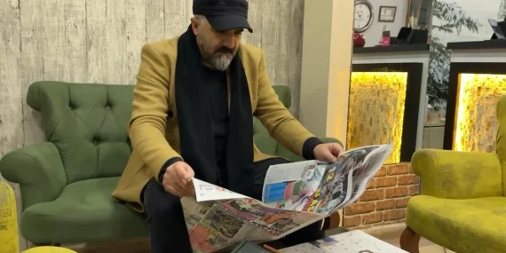 Okuma Alışkanlığıyla Örnek Olan Ağrılı Kuaför