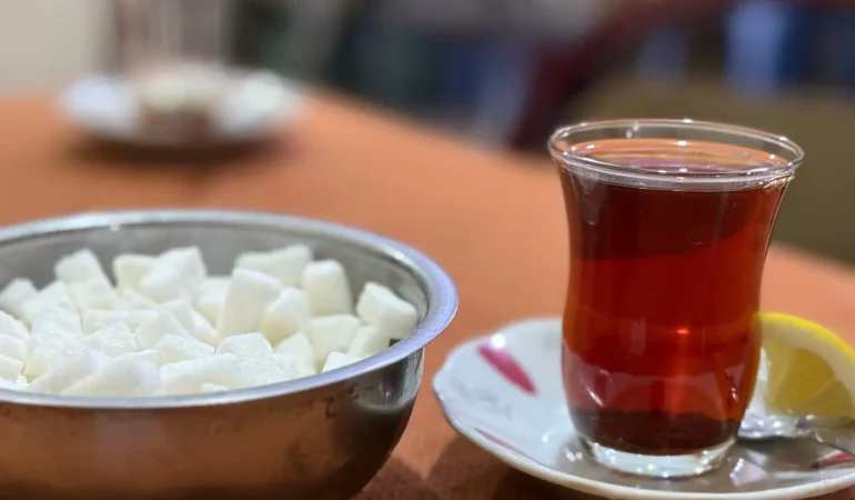 Ağrılı esnaftan çay demlemenin püf noktaları
