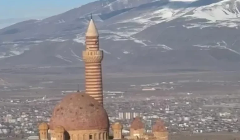 İshak Paşa Sarayı büyüledi