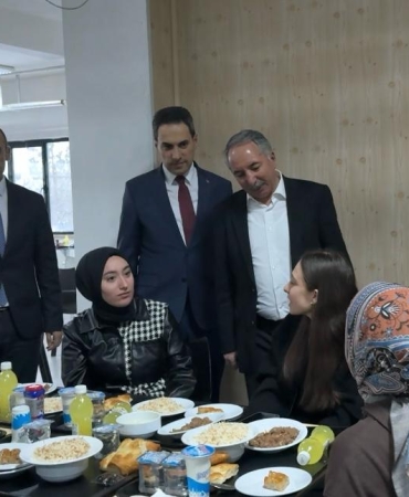AİÇÜ'de ramazan ayı boyunca öğrencilere iftar desteği sürüyor
