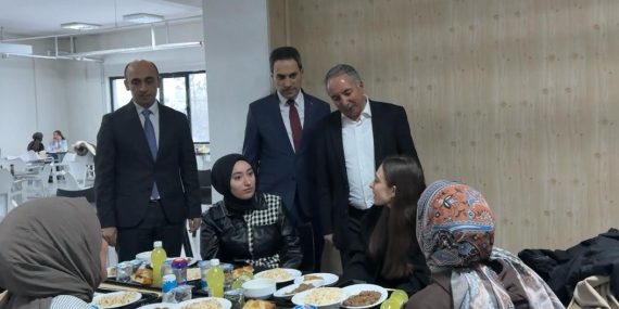 AİÇÜde ramazan ayı boyunca öğrencilere iftar desteği sürüyor