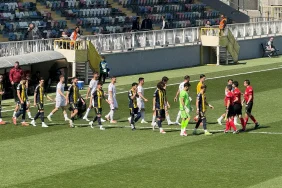 Ağrı rüzgarı İzmirde esti ilk yarı gol düellosuna sahne oldu - Ağrı Haber Tv Ağrı rüzgarı İzmirde esti ilk yarı gol düellosuna sahne oldu