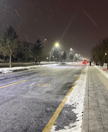 Ağrıda bahar beklenirken kar geri döndü