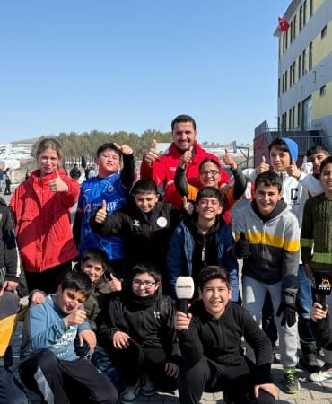 Ağrıda bir sınıf bir koli projesi gönülleri ısıttı