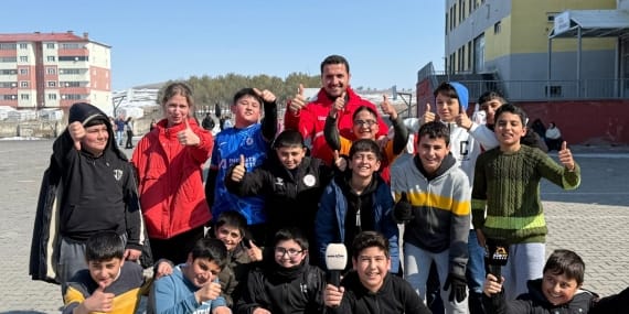 Ağrıda bir sınıf bir koli projesi gönülleri ısıttı