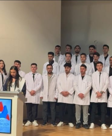 Ağrı’da geleceğin hekimleri beyaz önlüklerini giydi