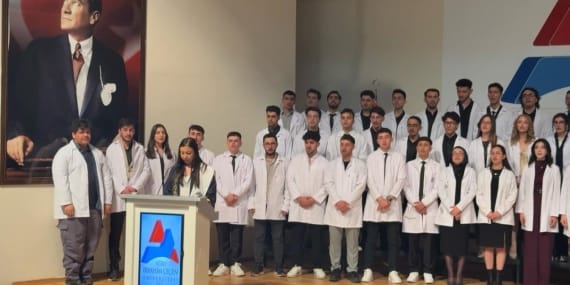 Ağrıda geleceğin hekimleri beyaz önlüklerini giydi