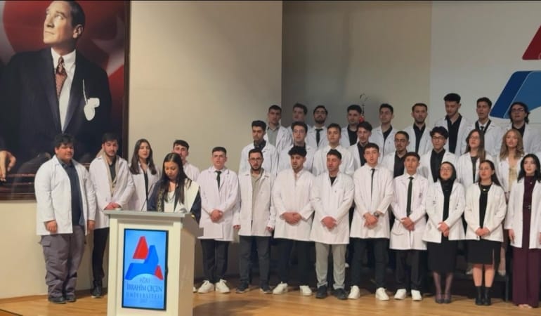 Ağrı’da geleceğin hekimleri beyaz önlüklerini giydi