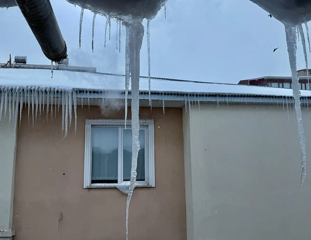 Ağrı’da kar sonrası buz tehlikesi