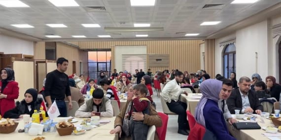 Ağrıda yetim çocuklar için anlamlı buluşma