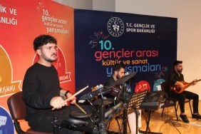 Ağrıda gençlik sahneye çıktı kültür coşkusu başladı - Ağrı Haber Tv Ağrıda gençlik sahneye çıktı kültür coşkusu başladı