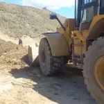 Eleşkirtte heyelanın kapattığı köy yolu kısa sürede açıldı